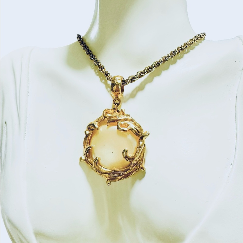 46-25 Vintage Preloved Thorn Crown Moon Stone Medallion Pendant Necklace - Picture 3 of 3